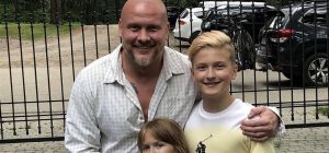 Сын Вячеслава Узелкова, который не общался с отцом, отреагировал на его смерть: "Больно"