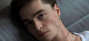 В сети рассекретили имя мужчины, который должен был стать героем шоу "Холостяк-13"