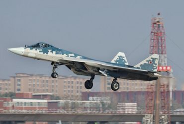 Російський Су-57 уперше помітили в Китаї: у Defense Express пояснили, що задумала РФ