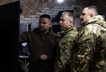 Росія кинула проти ЗСУ на Курщині десятки тисяч окупантів з найкращих частин, - Сирський (фото)