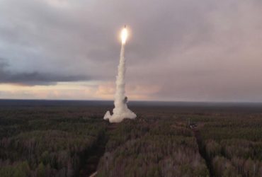 Російську ракету Орешник створено на основі РС-26 Рубеж: Forbes дізнався деталі