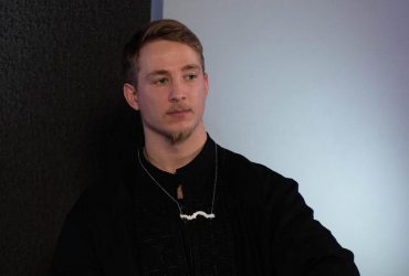 Холостяк Терен загадково прокоментував чутки про роман з відомою блогеркою