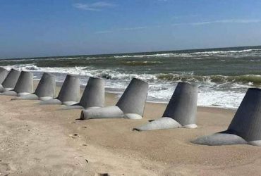 Деньги ушли в песок: в Одесской области море съедает защиту от десанта РФ, - активисты