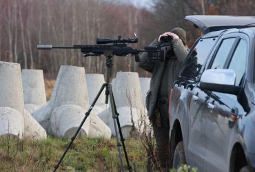 Туск анонсував будівництво фортифікацій на кордоні з Україною: що відбувається