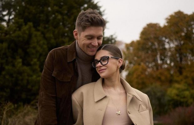 Володимир Остапчук зачарував новими кадрами з третьою вагітною дружиною: "Люблю нас"