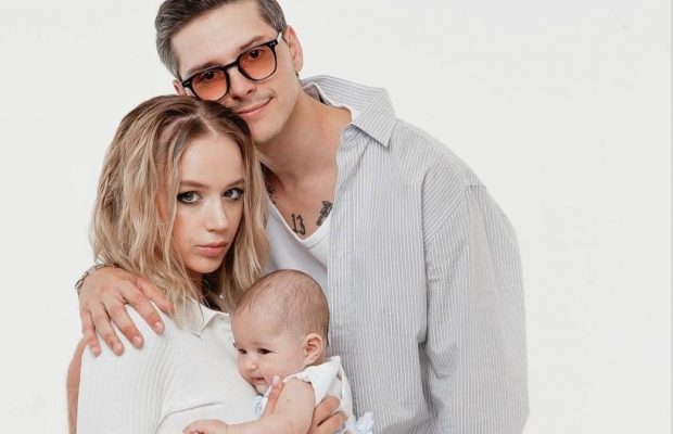 Популярний український співак розійшовся з нареченою, яка нещодавно народила спільну доньку