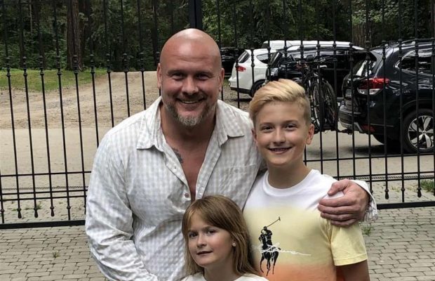 Син В'ячеслава Узелкова, який не спілкувався з батьком, відреагував на його смерть: "Боляче"