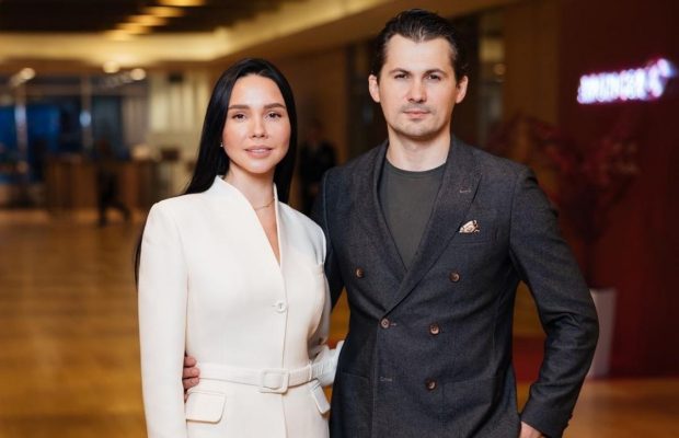 Женя Кот зачарував новими фото з маленькою донькою та дружиною: "Найпрекрасніша у світі"