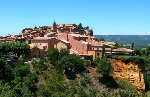 Де вишукано відпочити восени: експерти назвали чарівну місцину на південному сході Франції