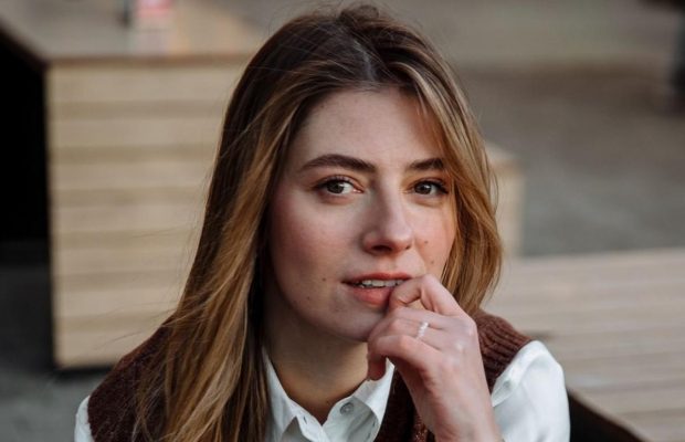 Зірка "Папіка" зізналася, чому не виходить заміж після освідчення коханого: "Ми на паузі"