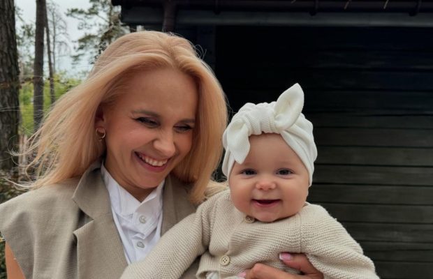 "10 кг щастя": Лілія Ребрик захопила фото з 8-місячною донькою та привітала її зі святом