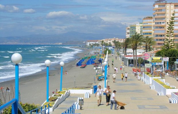 Тепло, як влітку: названо місто в Іспанії, яке стане ідеальним для відпочинку взимку