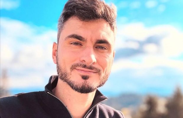 Відомий український ведучий отримав повістку (фото)