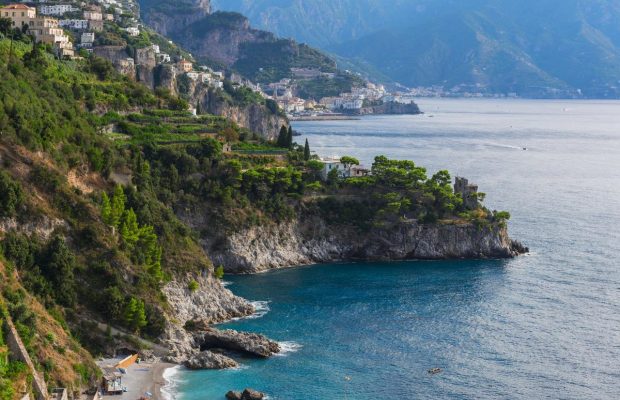 В Італії є приховане від натовпів туристів селище, яке ніби застигло в часі