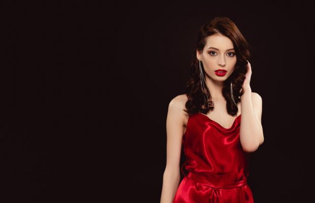 Чому на Новий рік не можна вдягати червоний колір: можете накликати гнів Змії