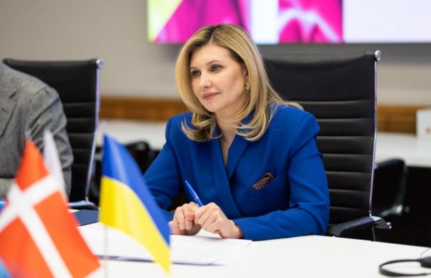 Елена Зеленская влюбила сеть в свой новый образ на встрече с министром Дании (фото)