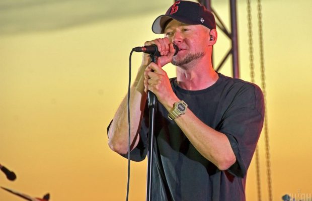 Соліст "Бумбоксу" відповів, чи співатиме ще "Вахтерам" та інші російськомовні пісні гурту