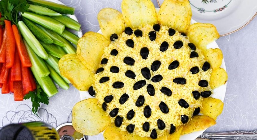 Очень вкусный салат "Подсолнух": правильный порядок слоев