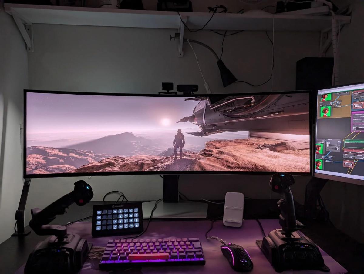 Samsung Odyssey OLED G9 / фото IGN Samsung Odyssey OLED G9 / фото IGN