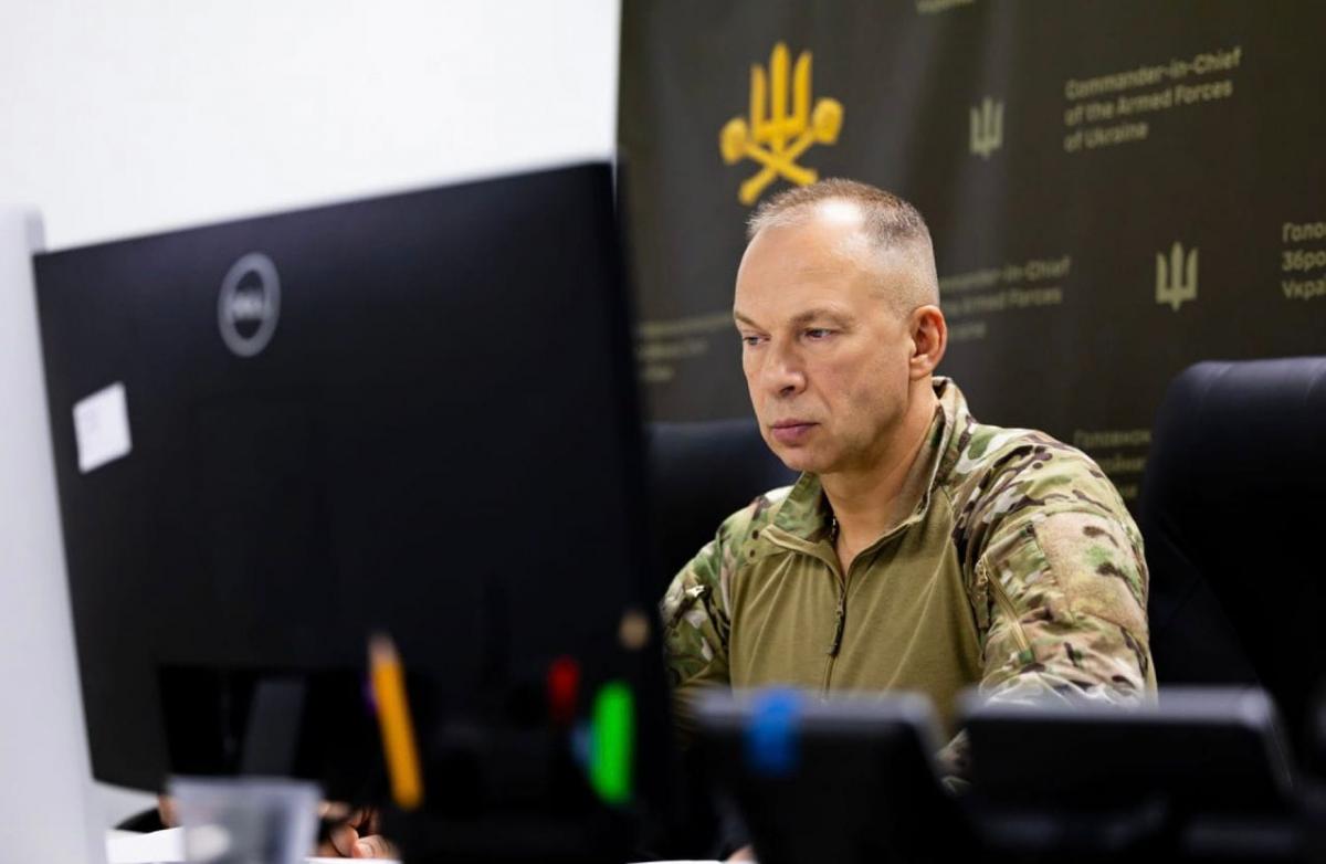 Випускники півторамісячної програми підготовки увійдуть у бойові частини вже у грудні - Сирський / facebook.com/CinCAFofUkraine Випускники півторамісячної програми підготовки увійдуть у бойові частини вже у грудні - Сирський / facebook.com/CinCAFofUkraine