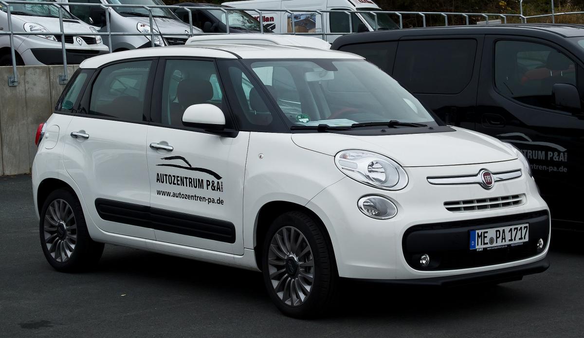 Fiat 500L / фото Википедия Fiat 500L / фото Википедия