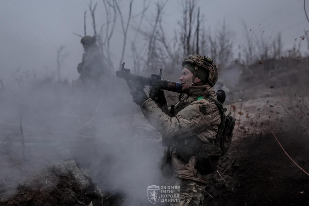 Окупанти просунулися на Донбасі / фото 24 ОМБр ім. короля Данила Окупанти просунулися на Донбасі / фото 24 ОМБр ім. короля Данила