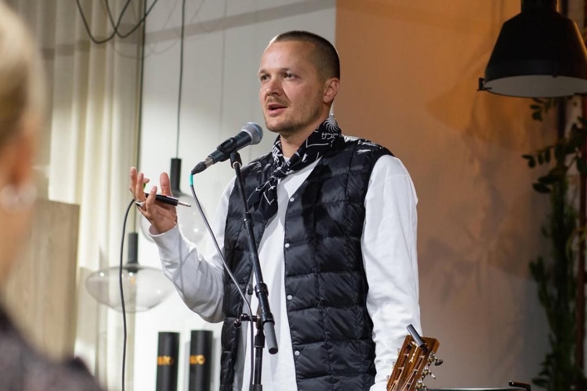Женя Галич зазначив, що наразі проходить лікування у шпиталі / Скріншот Instagram Женя Галич зазначив, що наразі проходить лікування у шпиталі / Скріншот Instagram