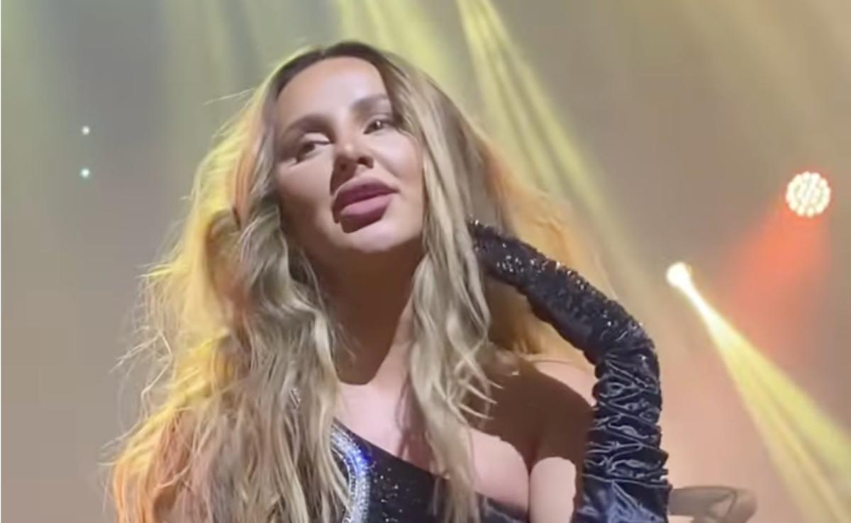 Анна Асти опозориласьт в РФ, предав своего мужа / скриншот из видео Анна Асти опозориласьт в РФ, предав своего мужа / скриншот из видео