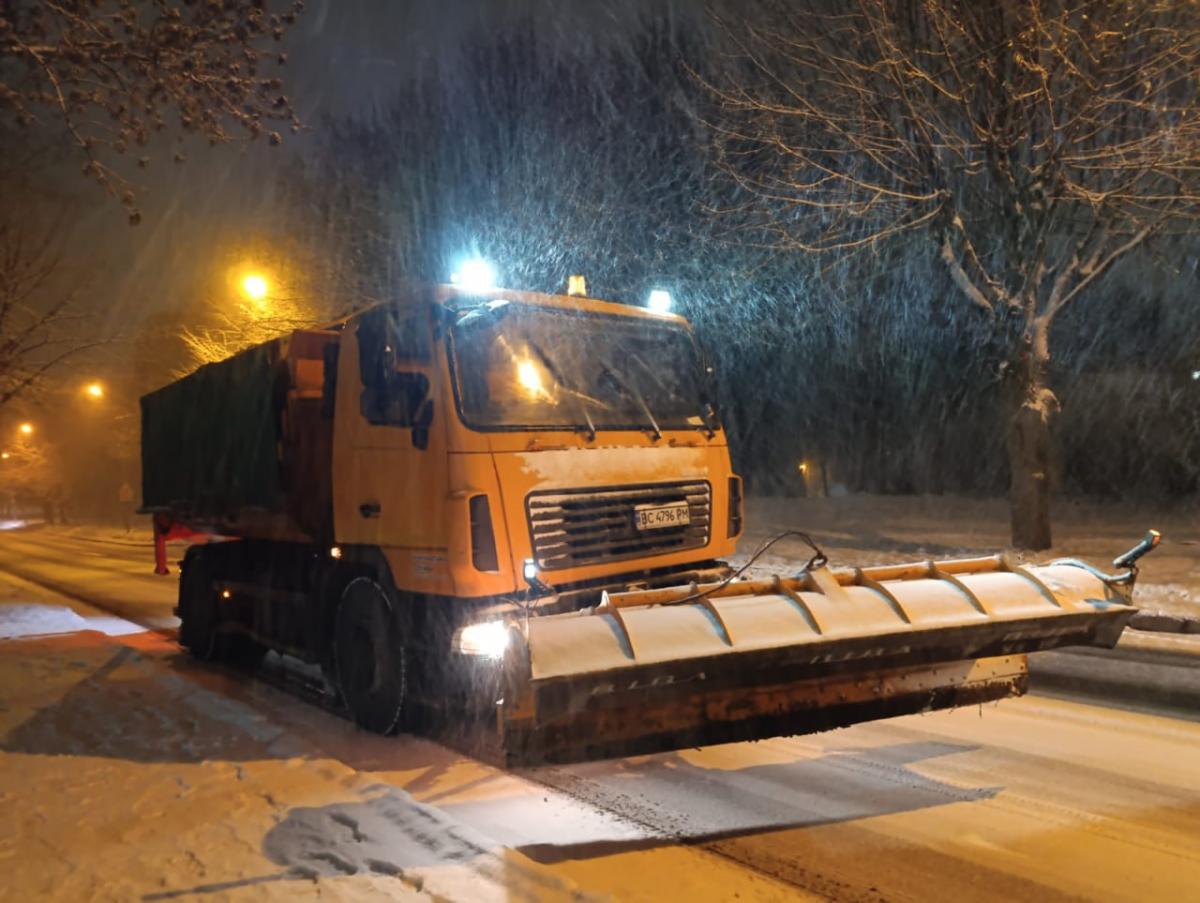 Во Львове из-за гололеда на дорогах образовались пробки / фото Львовского горсовета Во Львове из-за гололеда на дорогах образовались пробки / фото Львовского горсовета