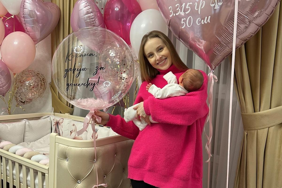 Акторка розповіла, що її виписали з пологового / Скріншот Instagram Акторка розповіла, що її виписали з пологового / Скріншот Instagram