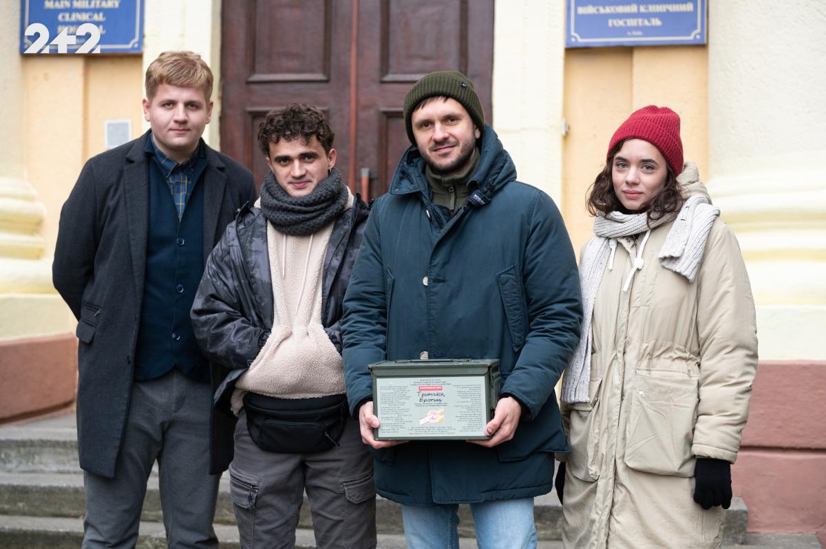 Телеканал 2+2 знімає воєнну драму 'Тримайся, братику', створену на основі реальних подій Телеканал 2+2 знімає воєнну драму 'Тримайся, братику', створену на основі реальних подій