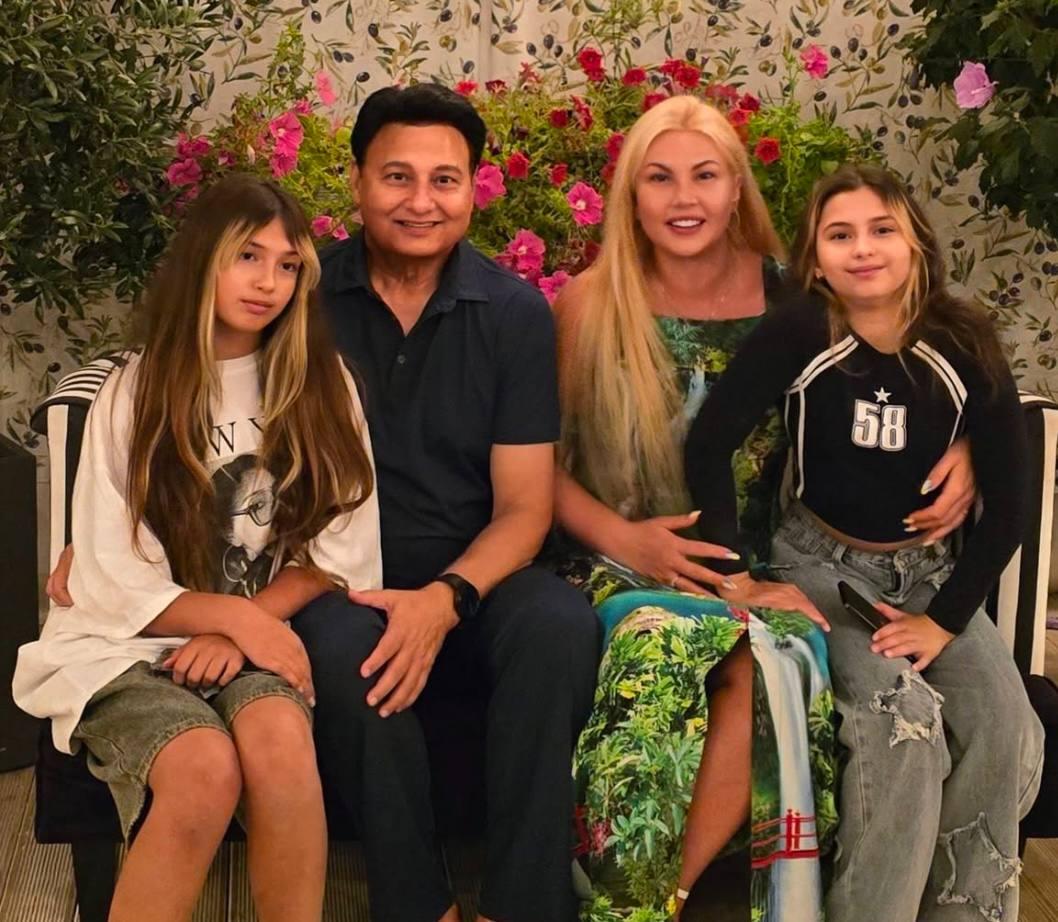 Камалія з ексчоловіком та доньками / фото інстаграм Камалії Камалія з ексчоловіком та доньками / фото інстаграм Камалії