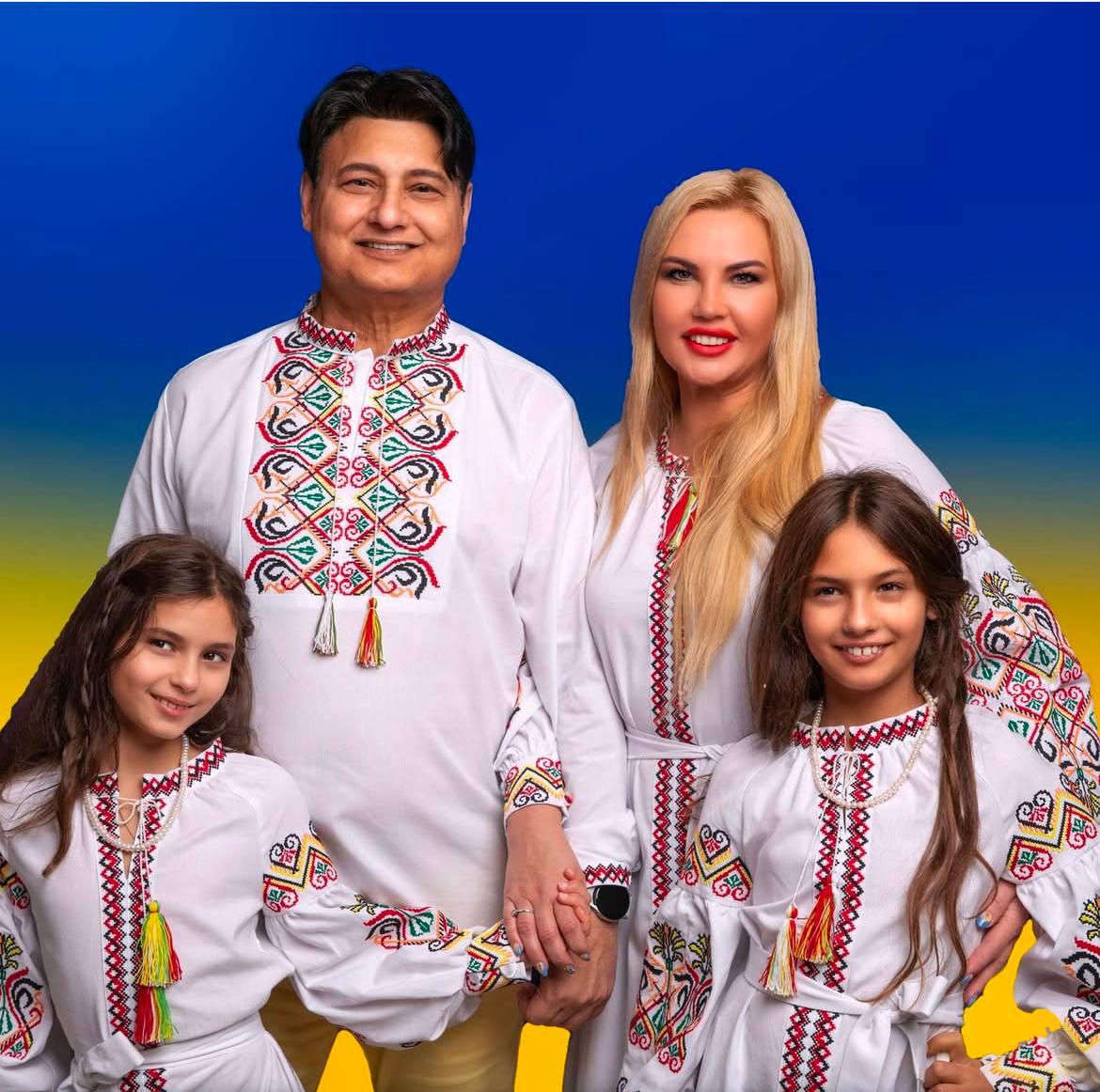 Камалія з доньками та колишнім чоловіком / фото інстаграм Камалії Камалія з доньками та колишнім чоловіком / фото інстаграм Камалії