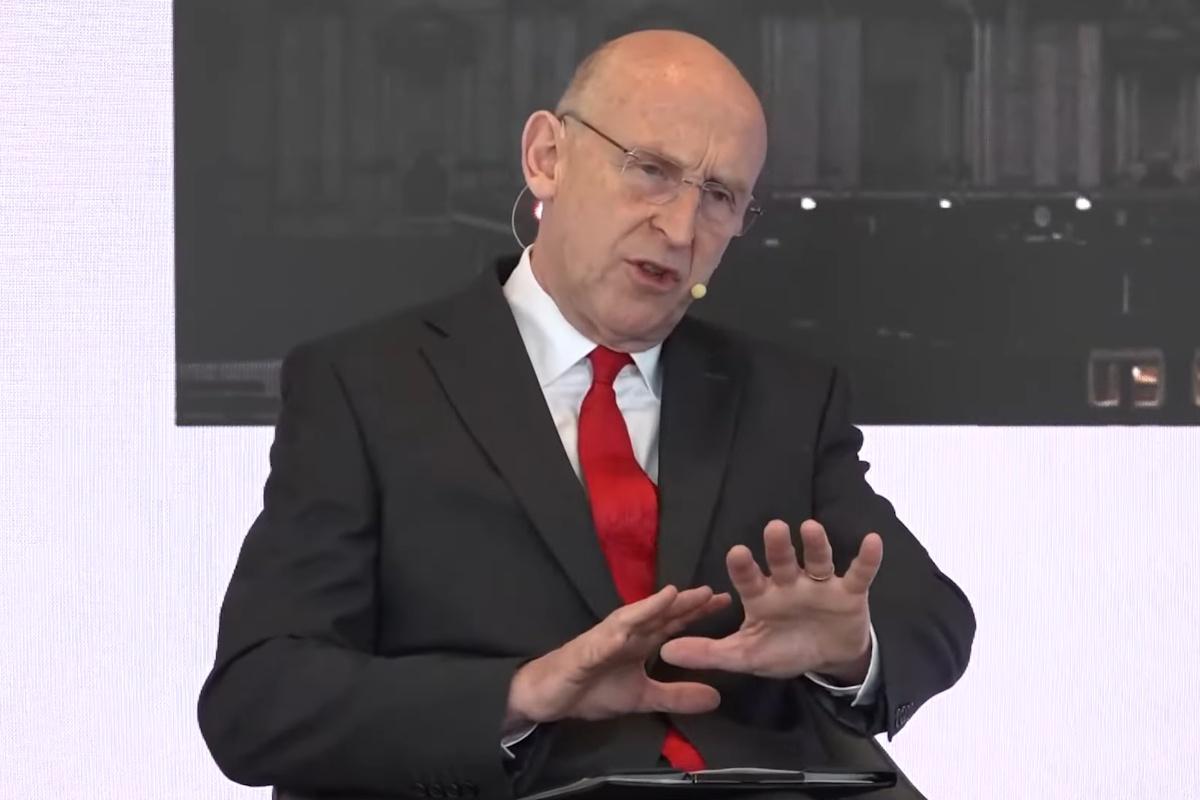 Джон Гілі не готовий говорити зараз про миротворчу місію в Україні / скріншот