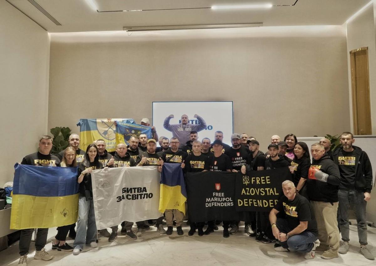 Битва за світло: Олександр Усик зустрівся з українськими ветеранами перед боєм Битва за світло: Олександр Усик зустрівся з українськими ветеранами перед боєм
