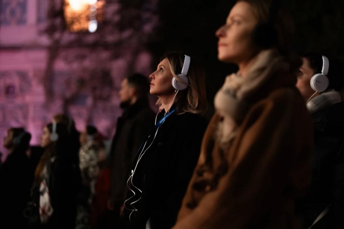 Олена Зеленська дивиться виставу / Скріншот Instagram Олена Зеленська дивиться виставу / Скріншот Instagram