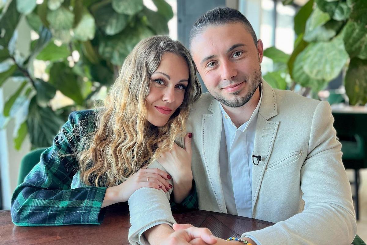 Olena Topolya admitted that she feels happy next to her husband / Instagram screenshot