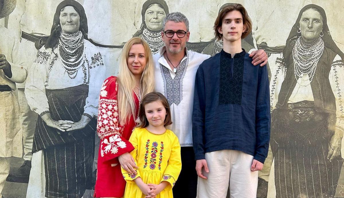 Арсен Мирзоян с Тоней Матвиенко и детьми / скриншот Instagram Арсен Мирзоян с Тоней Матвиенко и детьми / скриншот Instagram