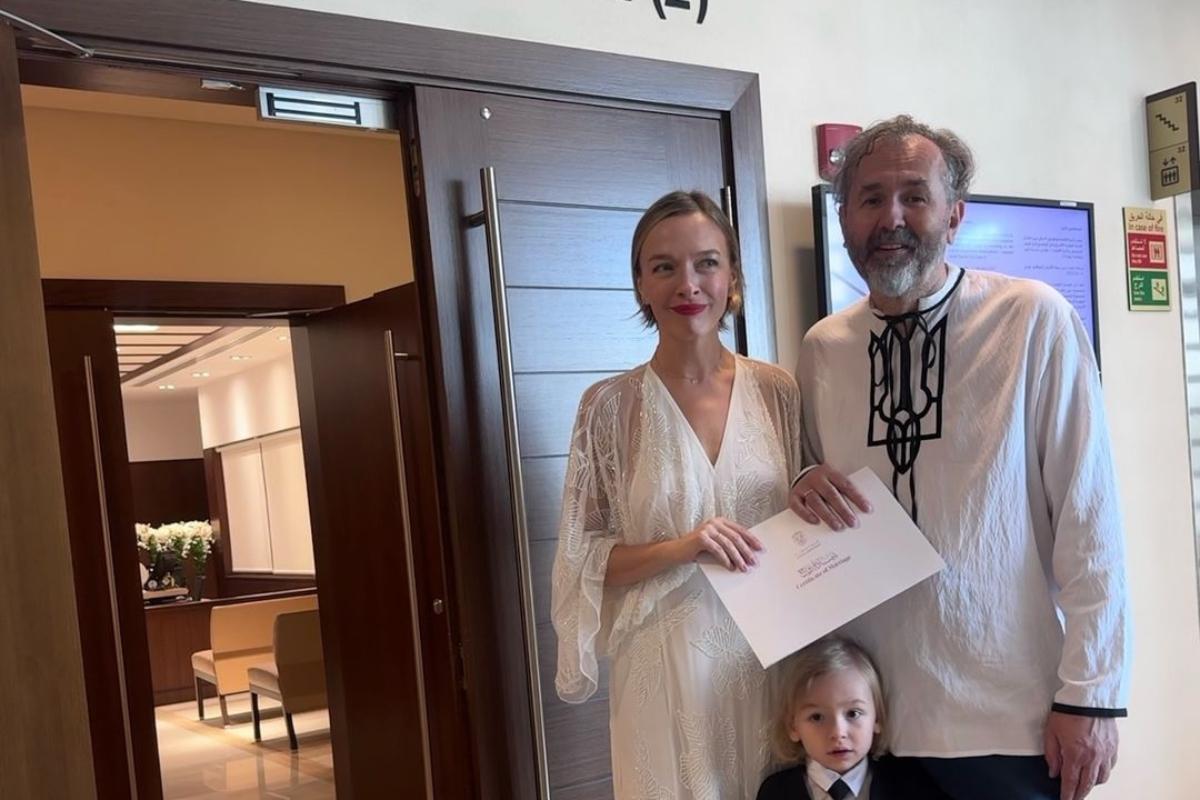 Василиса Фролова и Дмитрий Котеленец с сыном / скриншот Instagram Василиса Фролова и Дмитрий Котеленец с сыном / скриншот Instagram