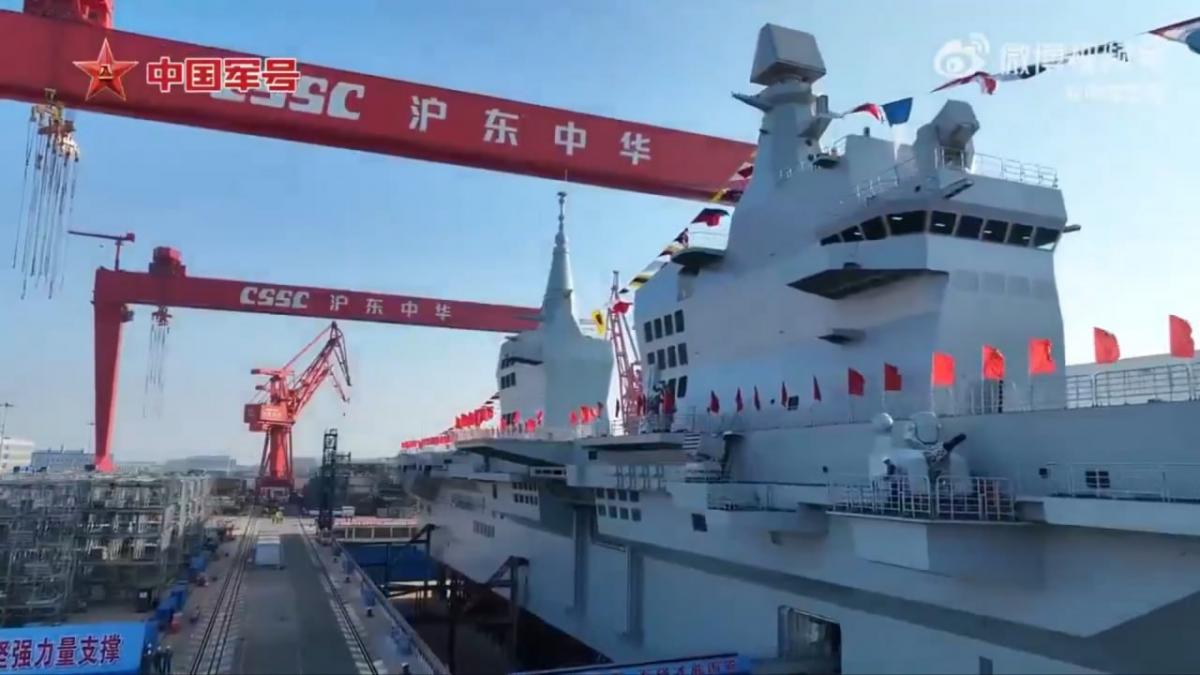 Китай спустив на воду перший корабель-гігант Type 076 Китай спустив на воду перший корабель-гігант Type 076