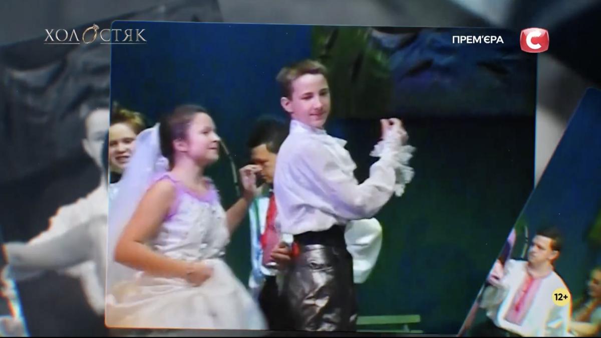 Олександр в дитинстві / скріншот з відео Олександр в дитинстві / скріншот з відео