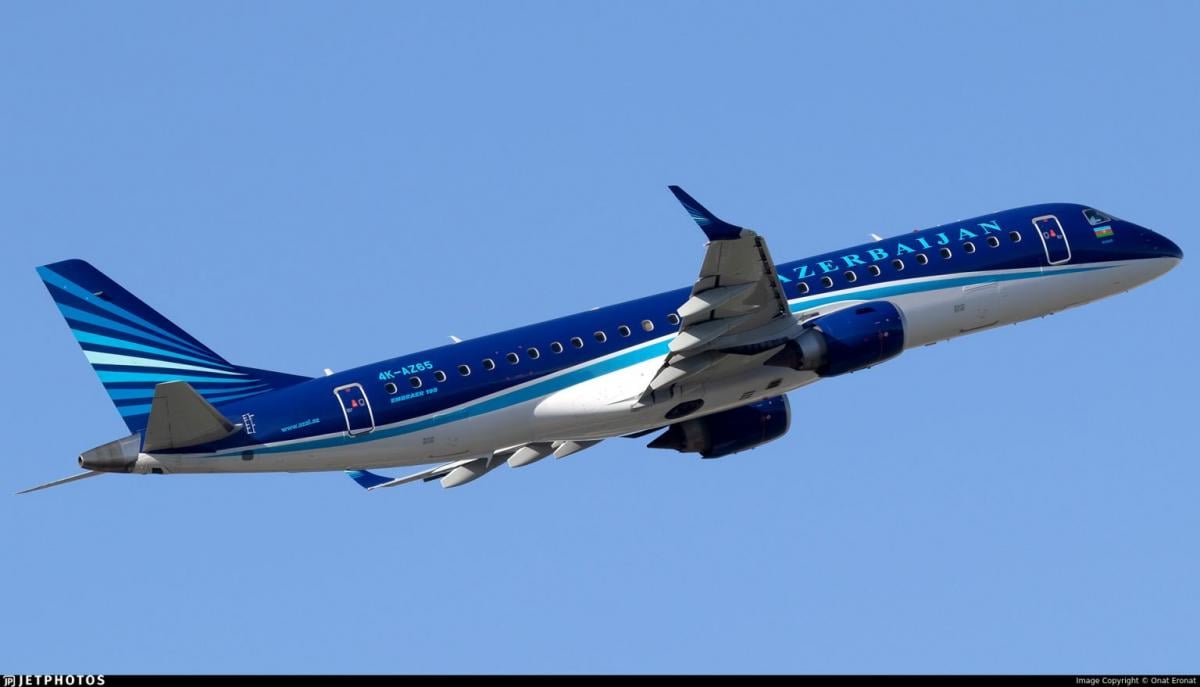 Аналітики відтворили маршрут літака, який впав в Казахстані / Flightradar24 Аналітики відтворили маршрут літака, який впав в Казахстані / Flightradar24