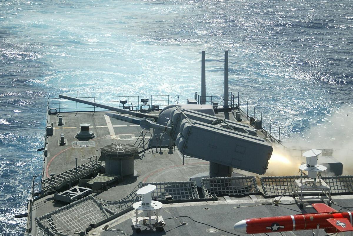Sea Sparrow является зенитным комплексом малой дальности американского производства / фото Википедия Sea Sparrow является зенитным комплексом малой дальности американского производства / фото Википедия