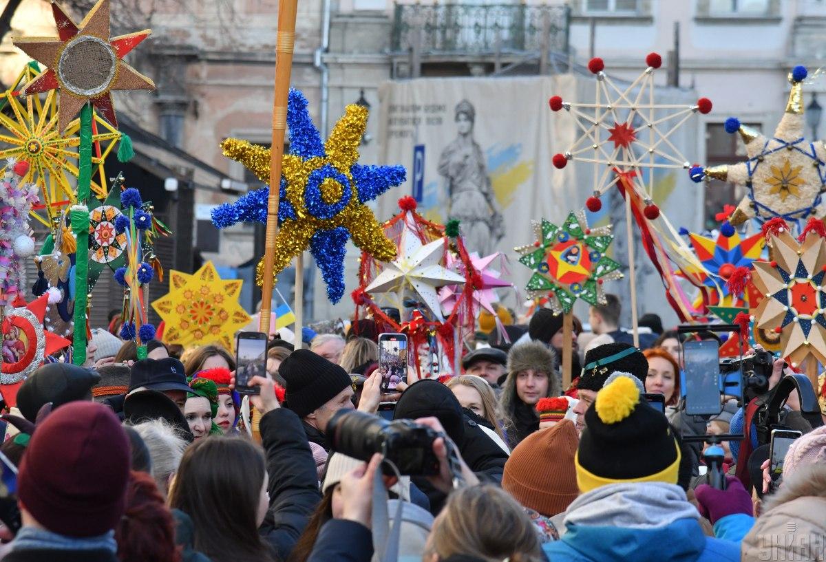 Хода звіздарів у Львові 30 грудня 2024 року / фото УНІАН, Микола Тис Хода звіздарів у Львові 30 грудня 2024 року / фото УНІАН, Микола Тис