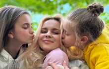 "Ви би бачили ці емоції": Лілія Ребрик показала, як прикрашала ялинку з трьома доньками (фото)