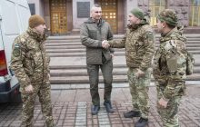 Віталій Кличко передав 4 бригаді Нацгвардії допомогу від громади Києва - 1000 FPV-дронів