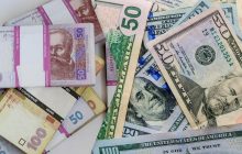 Доллар усилил свои позиции: официальный курс валют в Украине на вторник