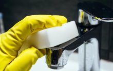 Чем отмыть налет от воды на кране в ванной: копеечное средство для чистоты в доме