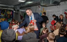 Посол і почесний консул Молдови привезли подарунки дітям до Сумщини, що постраждала від вторгнення