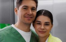 Жена Владимира Остапчука показала кадры с выписки из роддома